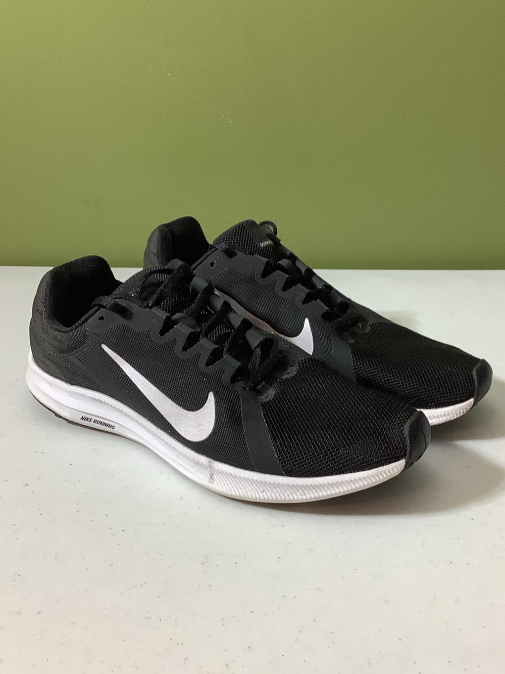 Nike Downshifter 8 black/white running shoe, size 9
